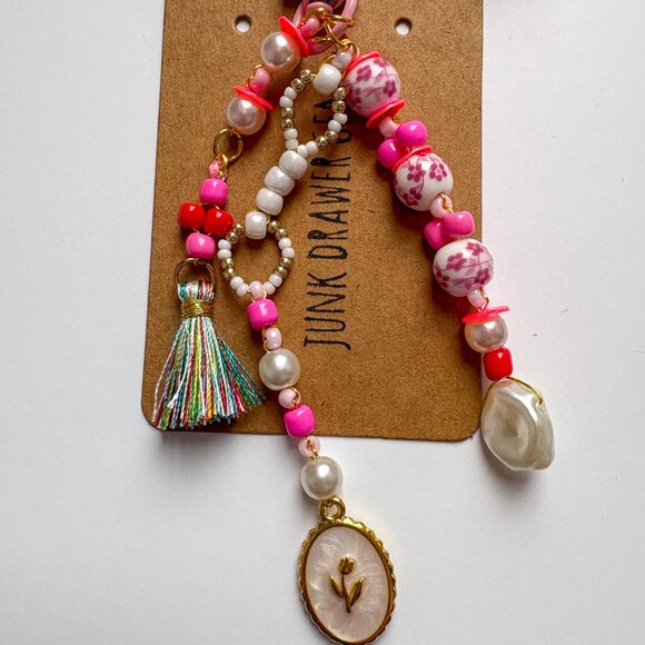Handmade Floral Beaded Keychain - Picture 2 of 2
